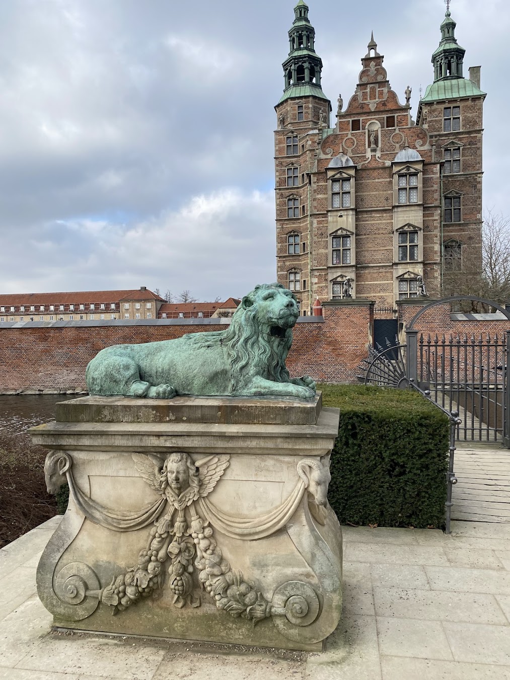 Royal vibes